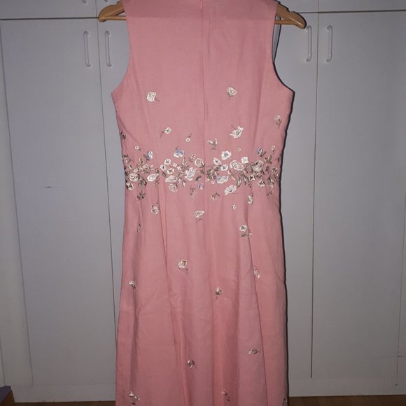 NWT Stunning embroidered Linen Mix Dress - Picture 3 of 6